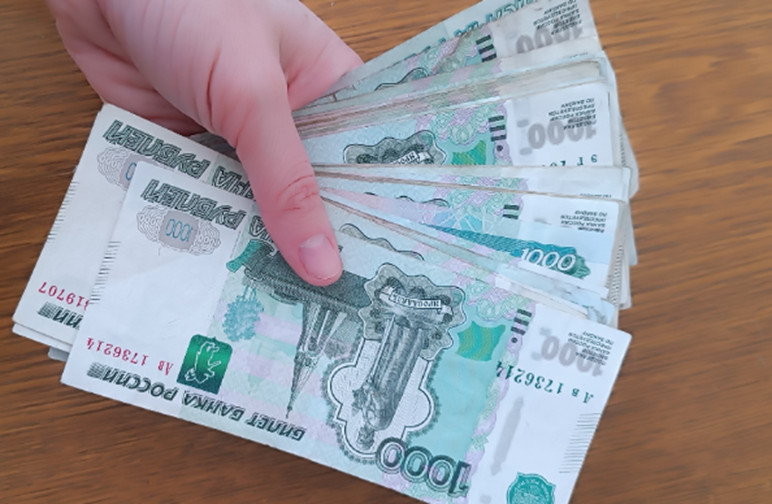 Под Пензой начальница почты брала деньги из кассы для погашения кредитов