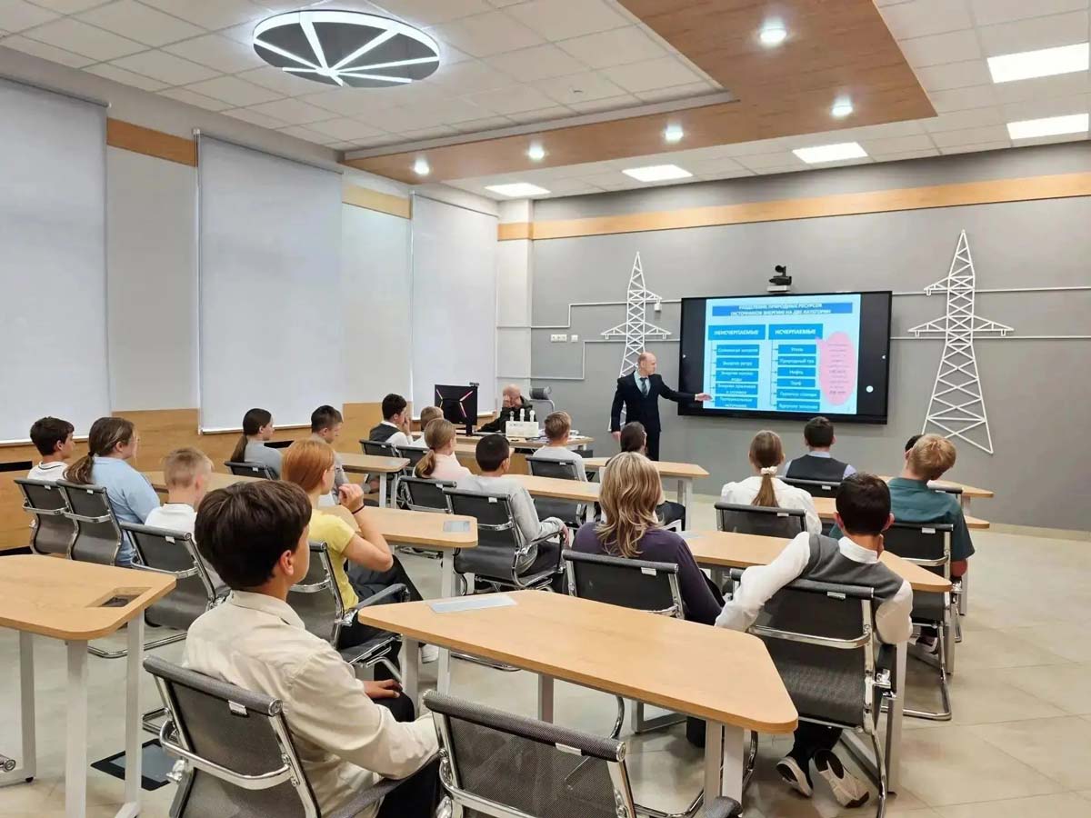Специалисты «Орелэнерго» провели урок энергосбережения для школьников