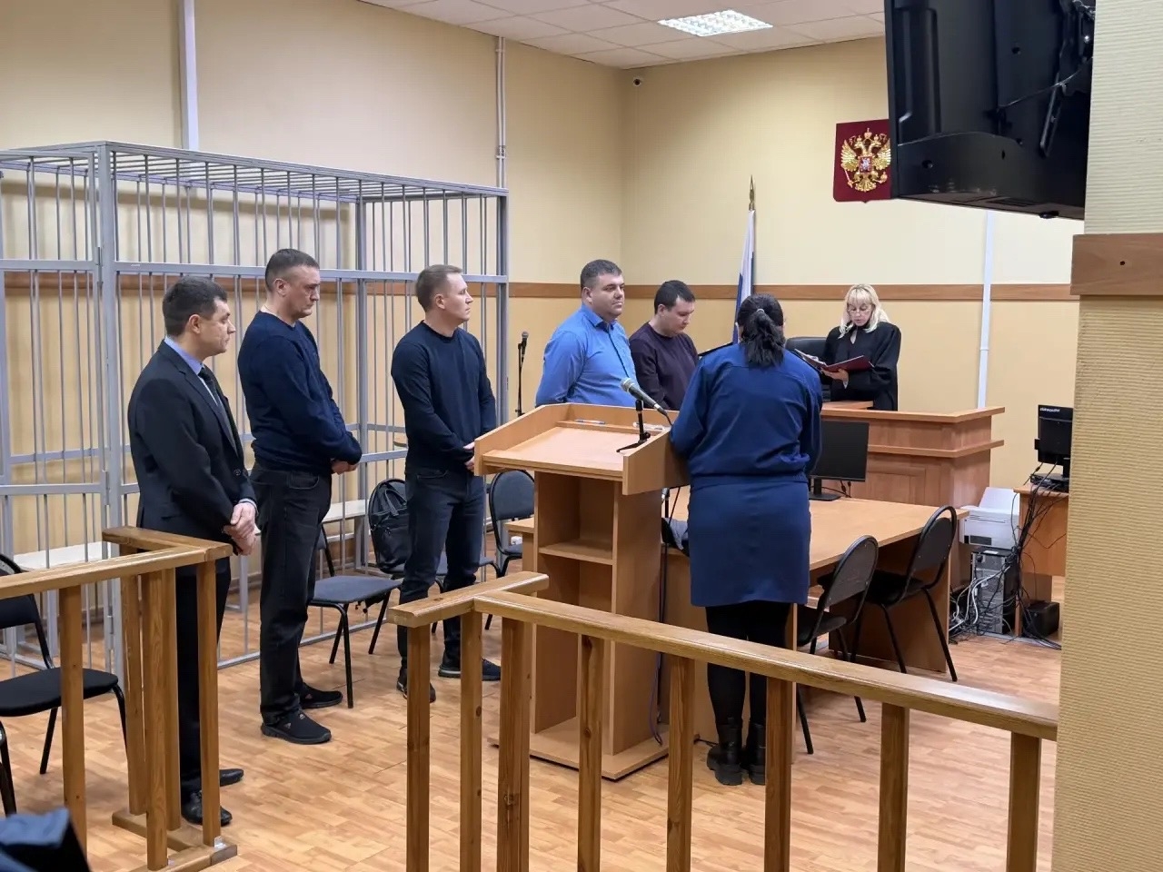 За вымогательство взятки у нетрезвого шофёра осуждены двое боровичских сотрудников ГАИ