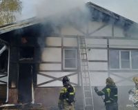 В Иванове из горящего дома спасли человека