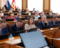 Поддержка медиков, участников СВО и новые правила: какие законы приняли в Челябинской области